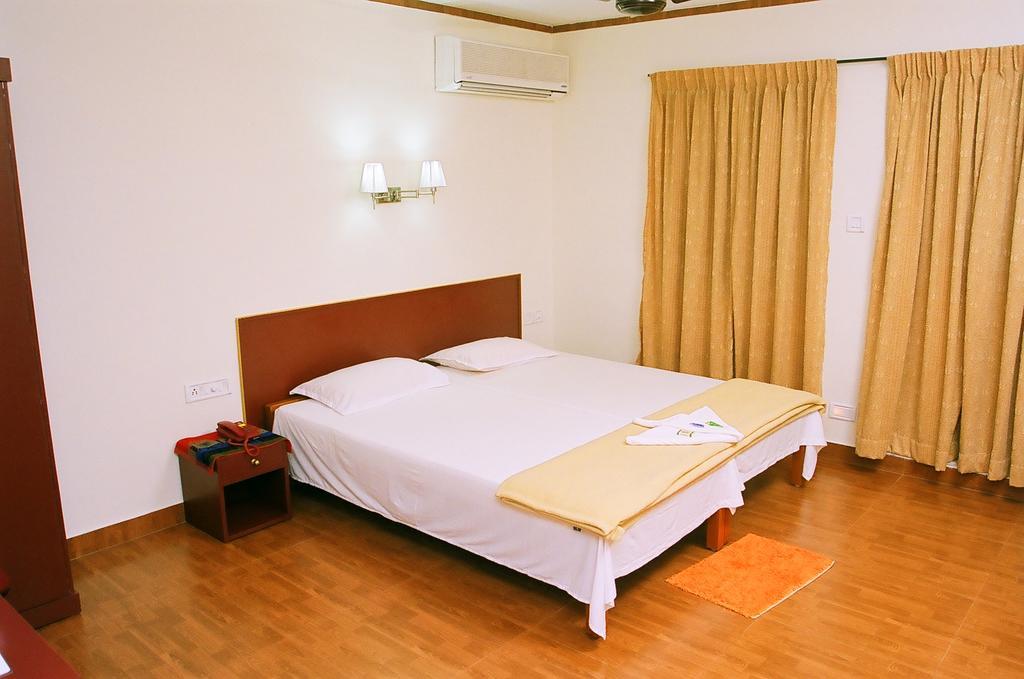 Hotel Srinivas Kochi Номер фото