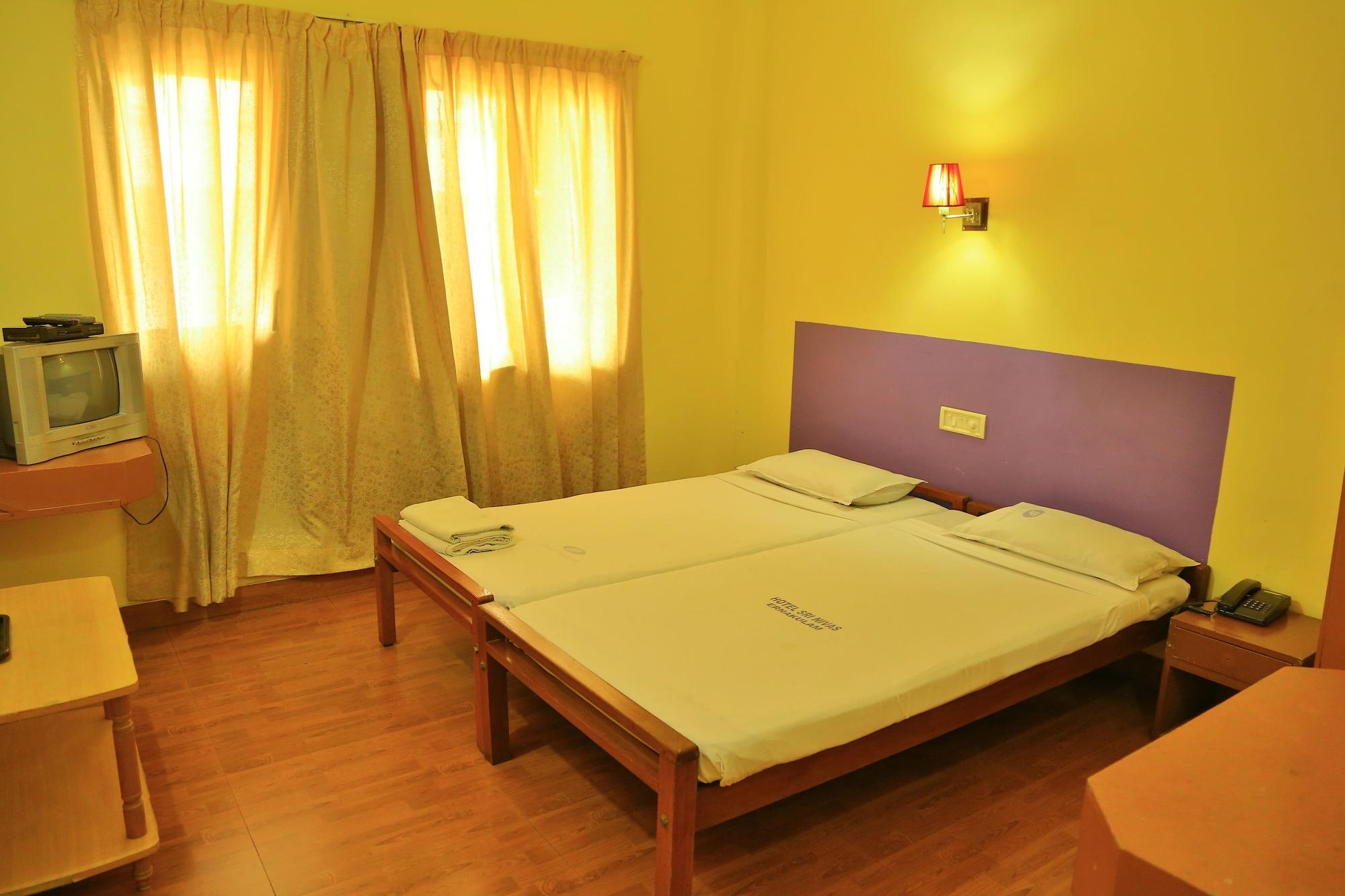 Hotel Srinivas Kochi Екстер'єр фото