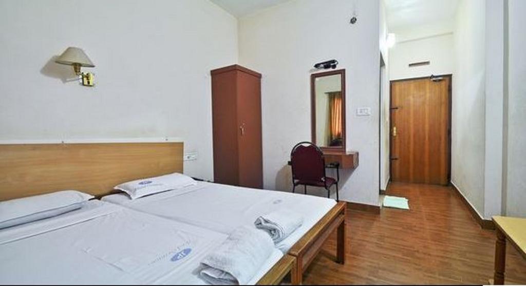 Hotel Srinivas Kochi Екстер'єр фото