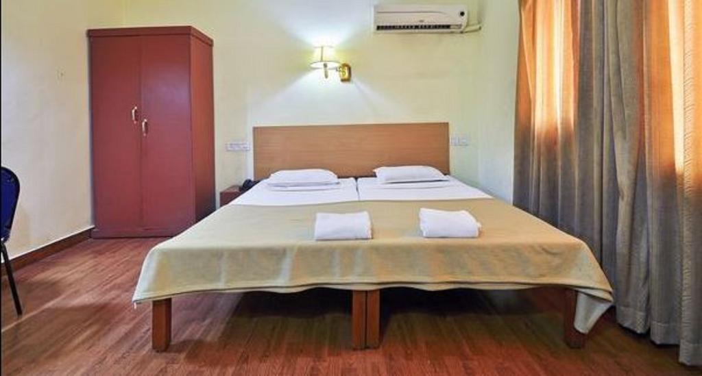 Hotel Srinivas Kochi Екстер'єр фото