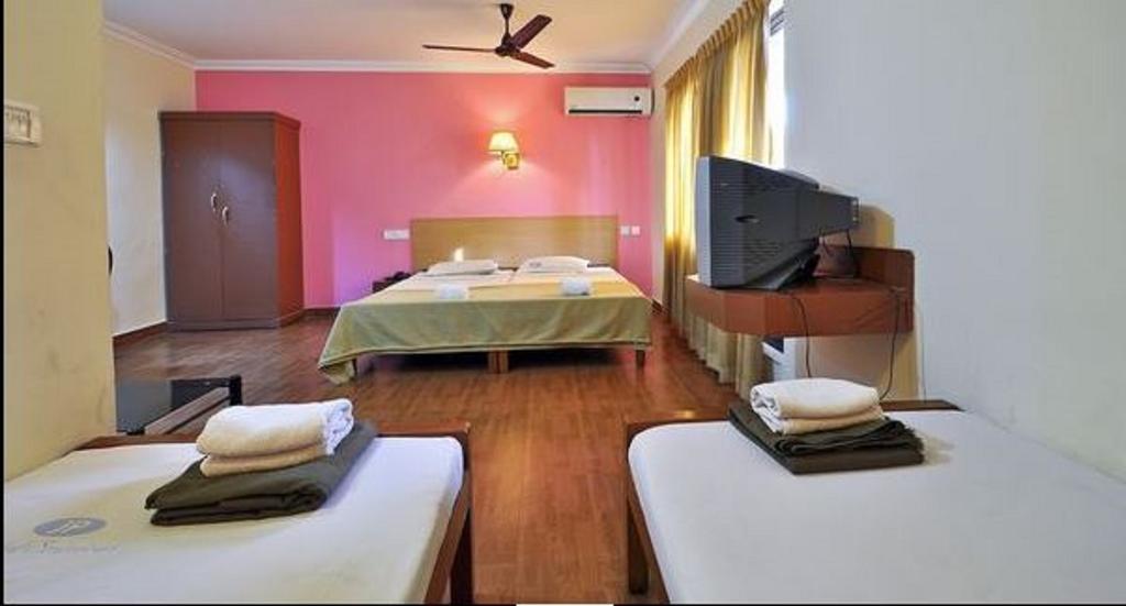 Hotel Srinivas Kochi Екстер'єр фото