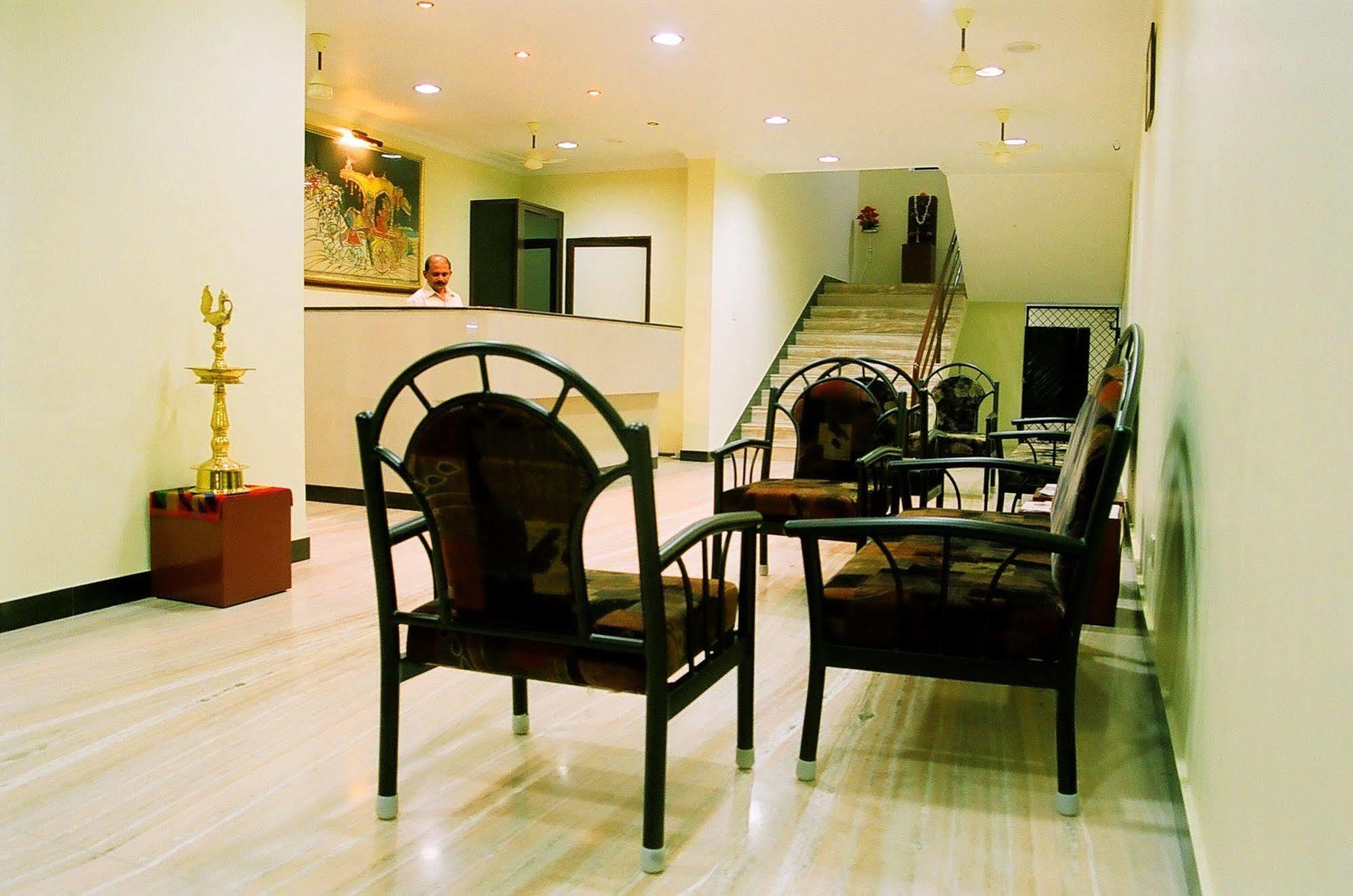 Hotel Srinivas Kochi Екстер'єр фото