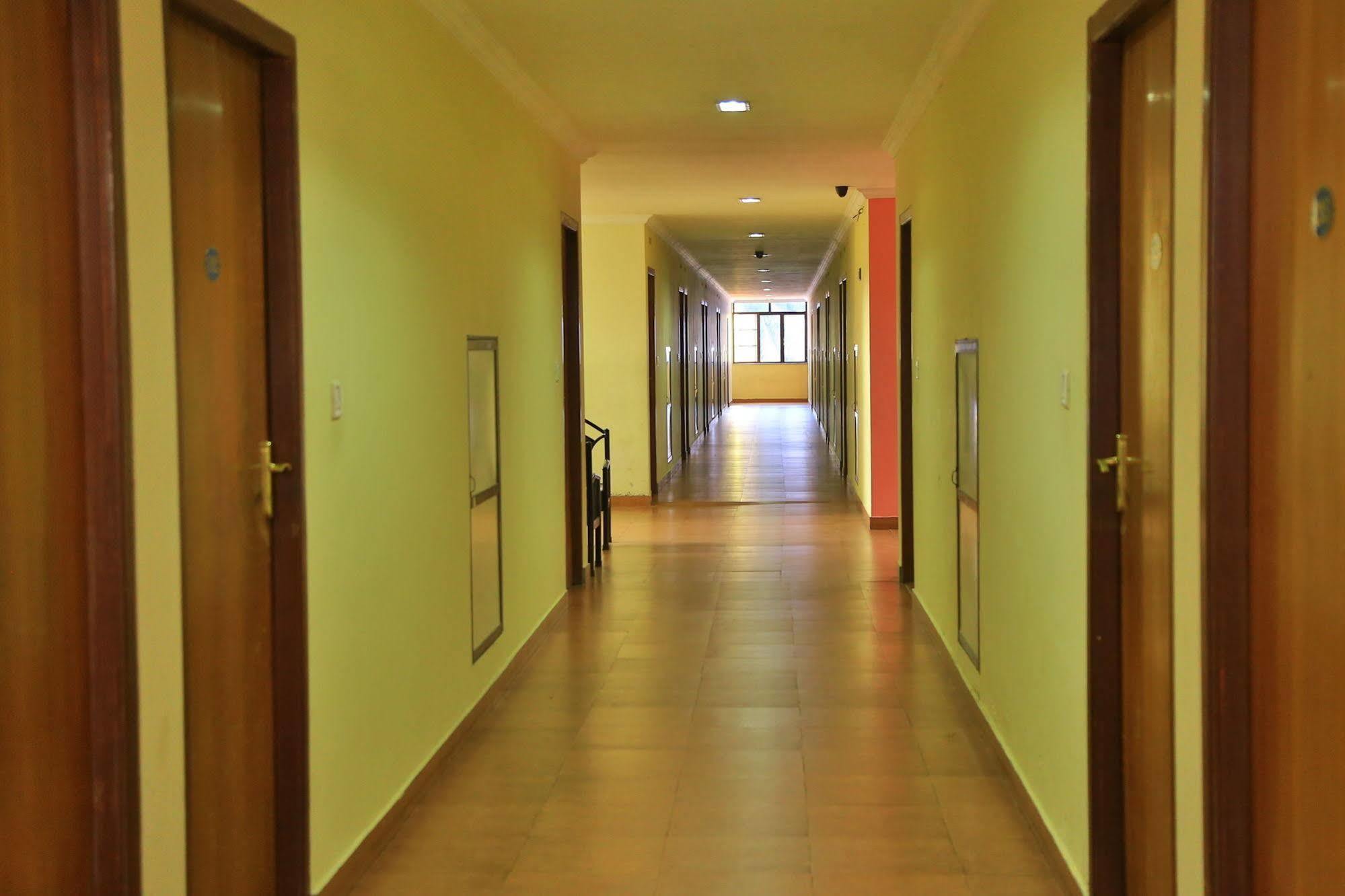 Hotel Srinivas Kochi Екстер'єр фото