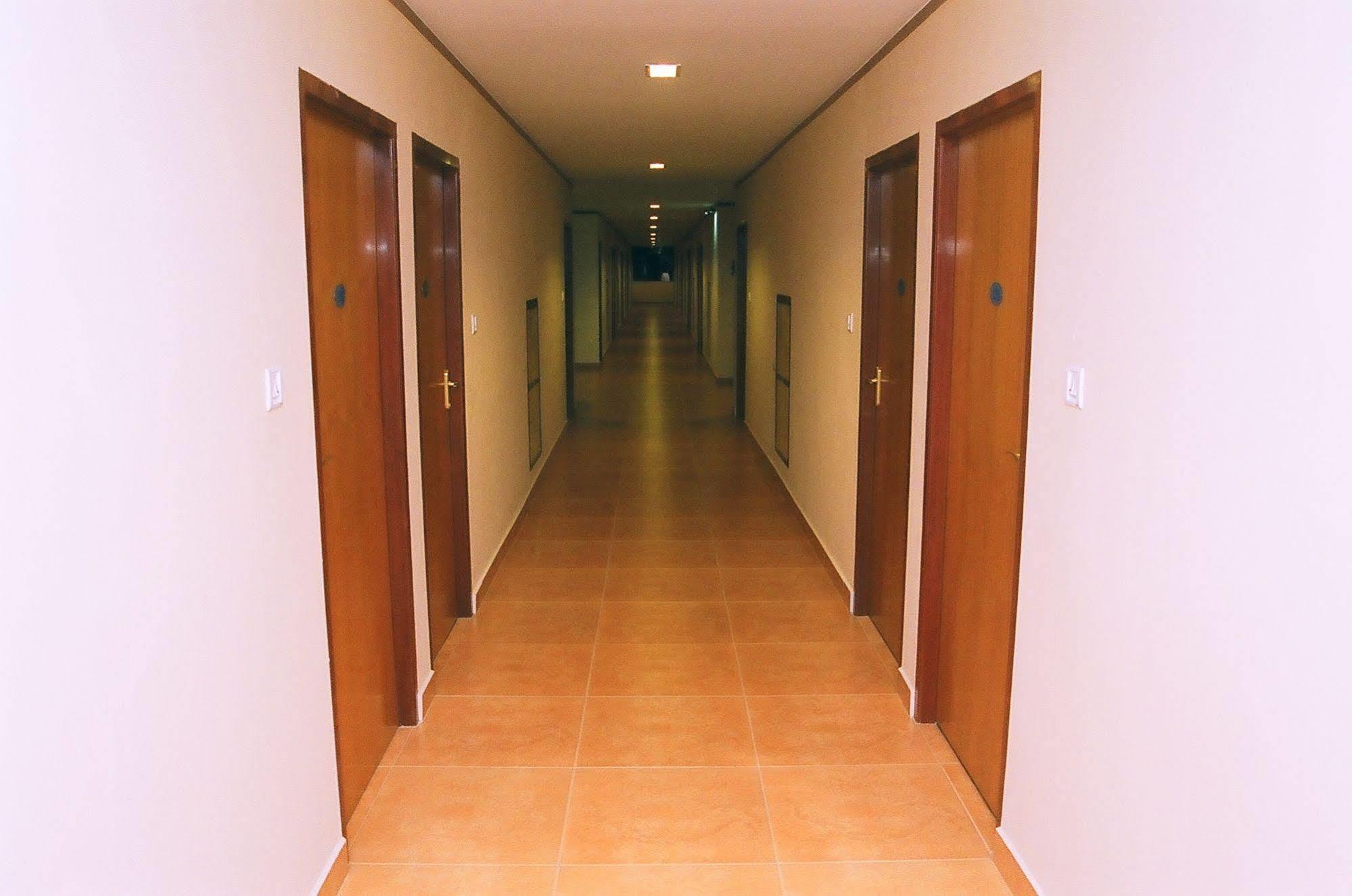 Hotel Srinivas Kochi Екстер'єр фото