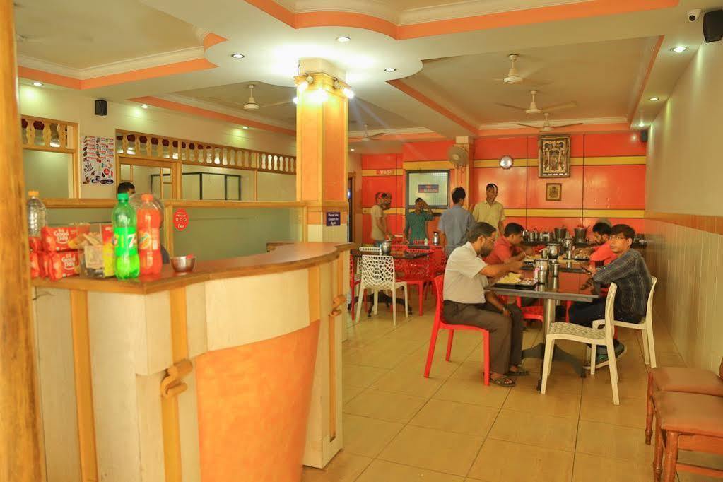 Hotel Srinivas Kochi Екстер'єр фото